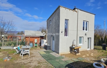 Eladó családi ház