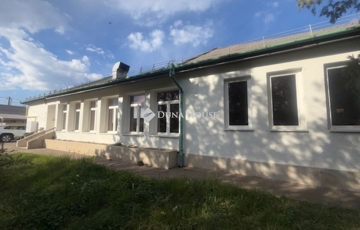 Eladó ipari ingatlan