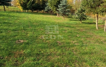 Eladó telek/földterület