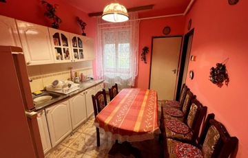 Eladó családi ház