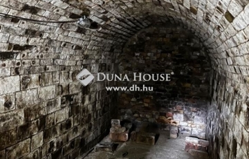 Eladó telek/földterület