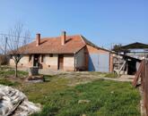 Eladó Tiszaföldváron egy 68 m2-es családi ház földterülettel.