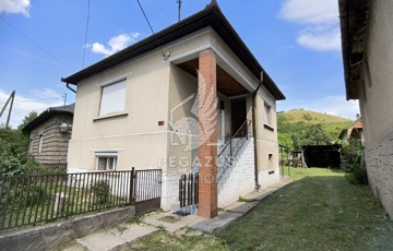 Eladó családi ház