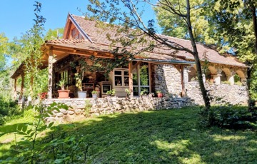 Eladó családi ház