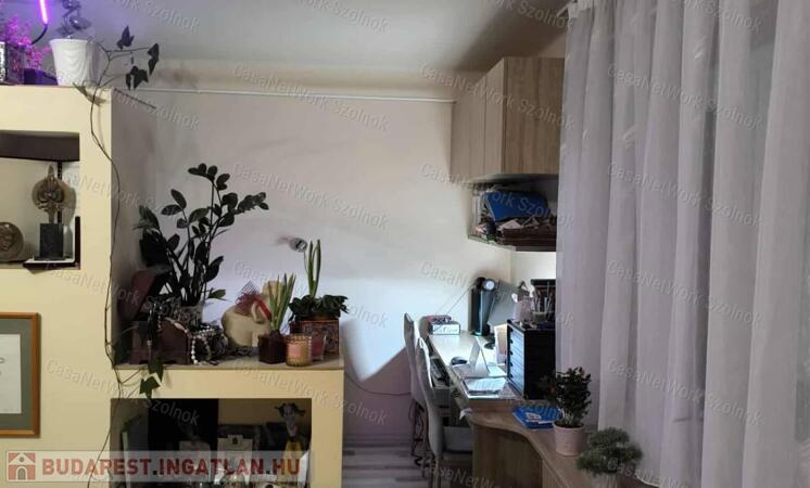 Eladó lakás csendes központi helyen Martfűn                                 