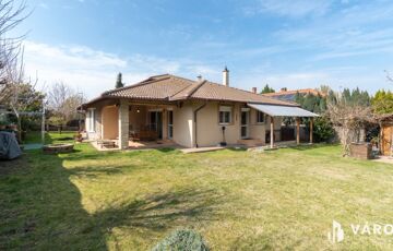 Eladó családi ház