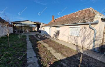 Eladó családi ház