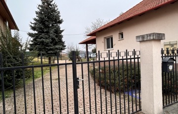 Eladó családi ház