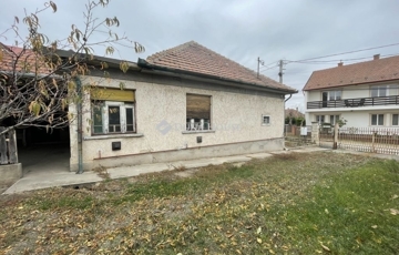 Eladó családi ház