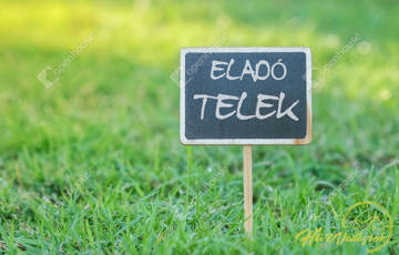 Eladó telek/földterület