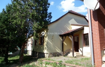 Eladó családi ház