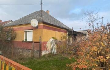 Eladó családi ház