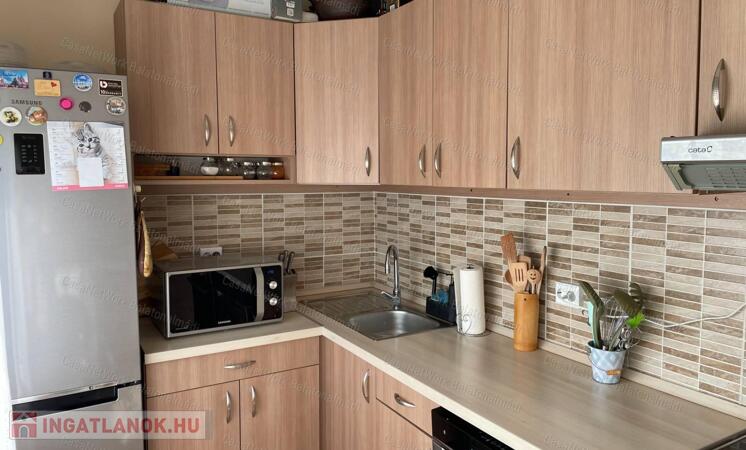 Két szobás lakás eladó Balatonalmádiban