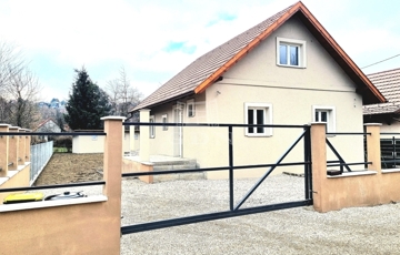 Eladó családi ház