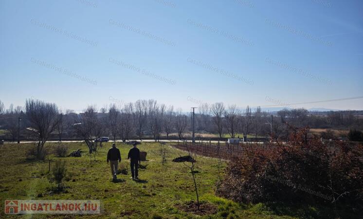 Eladó építési telek Csopakon