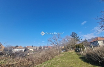 Eladó telek/földterület