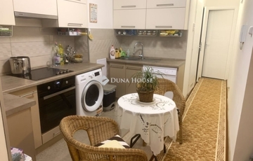 Eladó lakás