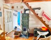 Részpanorámás, kőből épült nyaraló-nagy telekkel