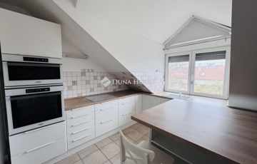 Eladó lakás