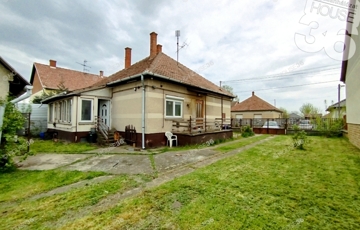 Eladó családi ház