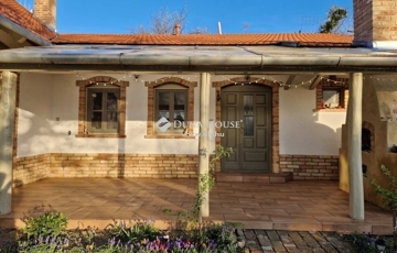 Eladó családi ház