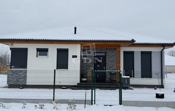 Eladó családi ház