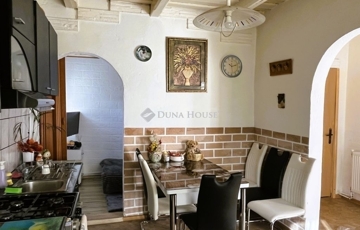 Eladó családi ház