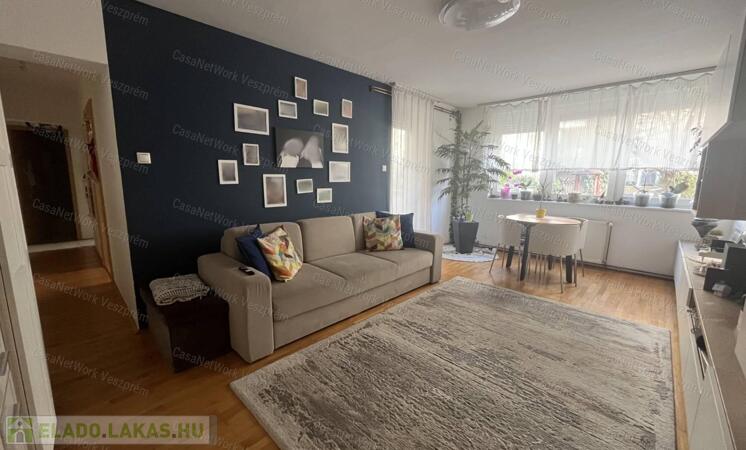 Eladó 64 m²-es földszinti lakás Veszprém, Cholnokyvárosban!                                 