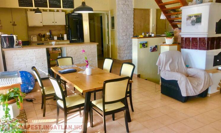 Részpanorámás tégla lakás Balatonalmádi keleti kapujában                                 