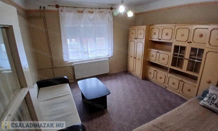 Eladó Tápiószelei 80 m2-s Családi Ház                                 