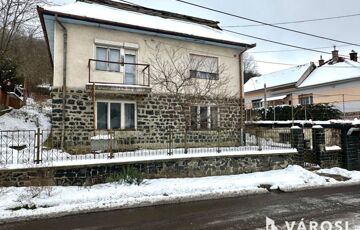 Eladó családi ház