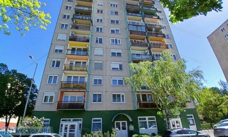 ELADÓ 1. emeleti Ceglédi 57 m2 Panellakás.                                 