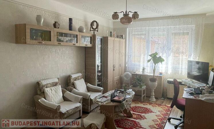 Eladó Cegléd szívében 70 m2 Téglalakás                                 