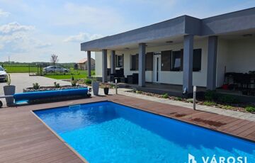 Eladó családi ház