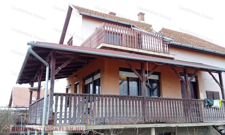 Eladó 4 szobás, 145m2-es családi ház Cibakházán!                                 