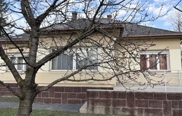 Eladó családi ház
