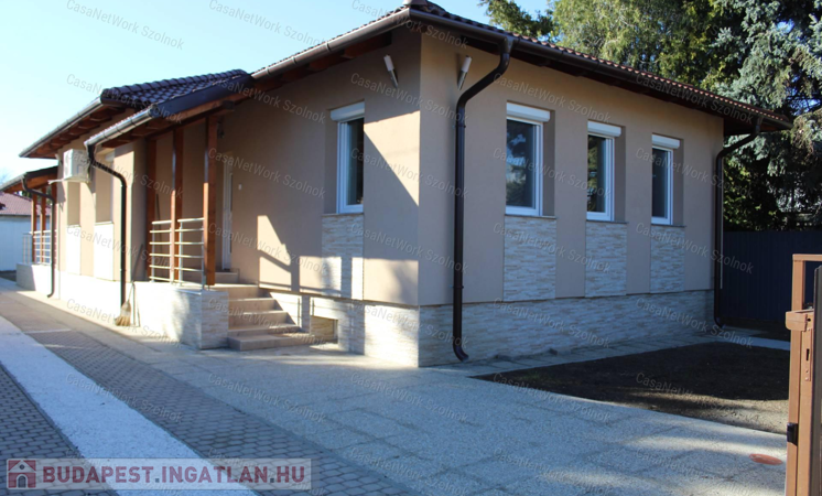 Szolnokon 6 szobás 2025.-ben épült családi ház eladó!                                 