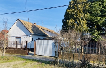 Eladó családi ház