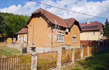 Eladó családi ház