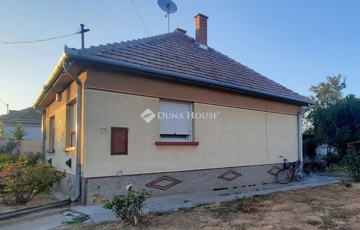 Eladó családi ház