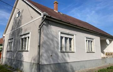 Eladó családi ház