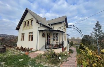 Eladó családi ház