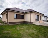 Eladó családi ház Győrság 96 000 000 Ft