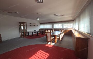 Kiadó iroda/üzlethelyiség