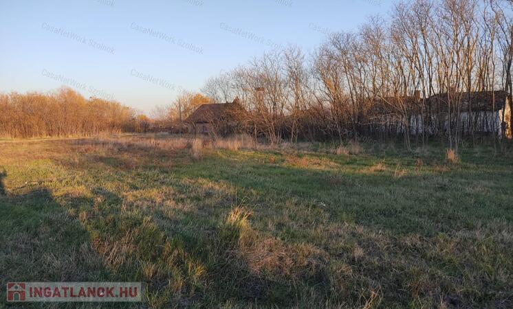 Eladó építési telek, Tápiószele