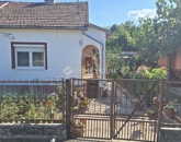 Eladó családi ház Szekszárd 33 990 000 Ft