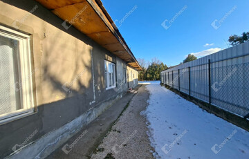 Eladó családi ház