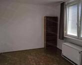 Komáromi, központi elhelyezkedésű, 2. emeleti 53 m-es lakás eladó!