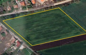 Eladó telek/földterület