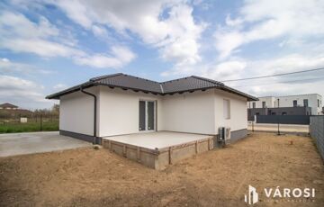 Eladó családi ház